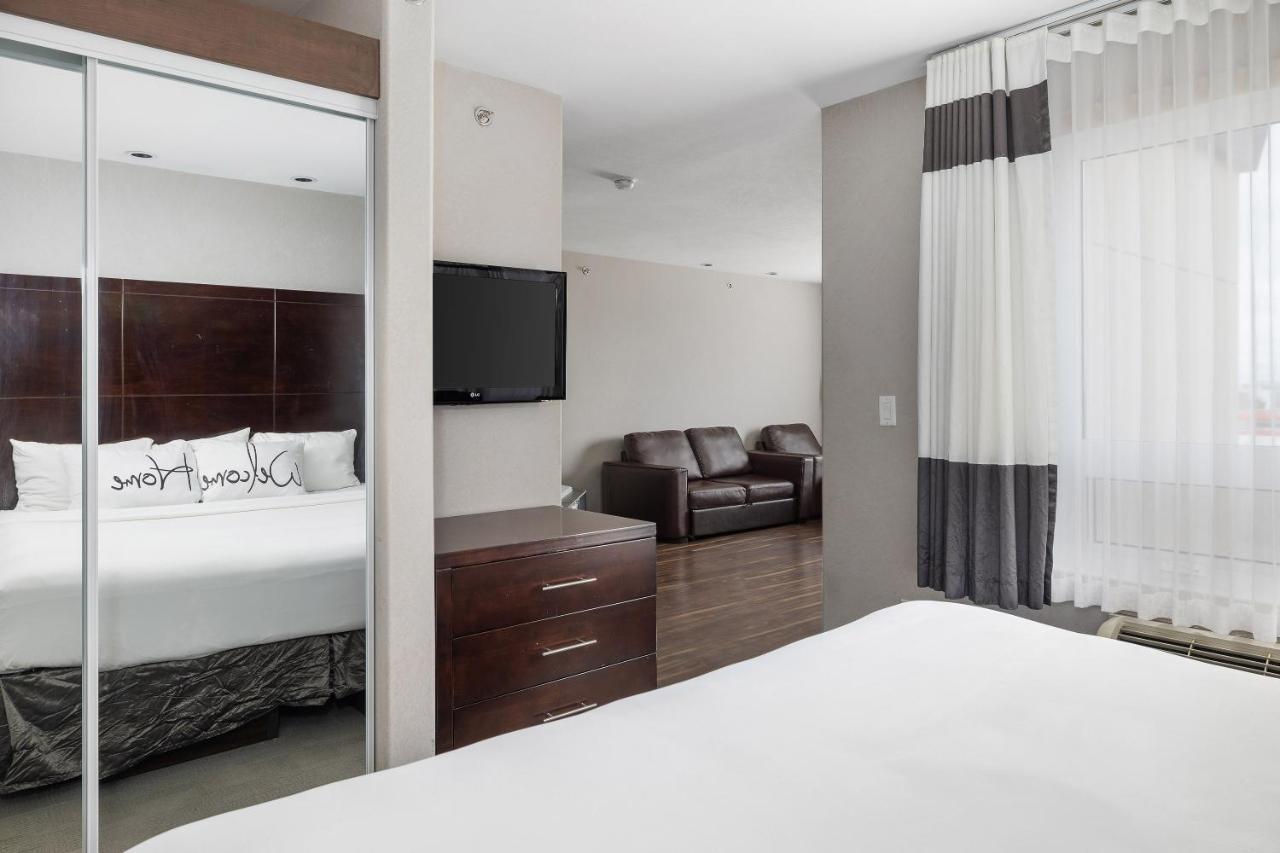 Home Inn & Suites ยอร์คตัน ภายนอก รูปภาพ