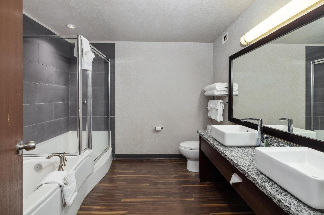 Home Inn & Suites ยอร์คตัน ภายนอก รูปภาพ